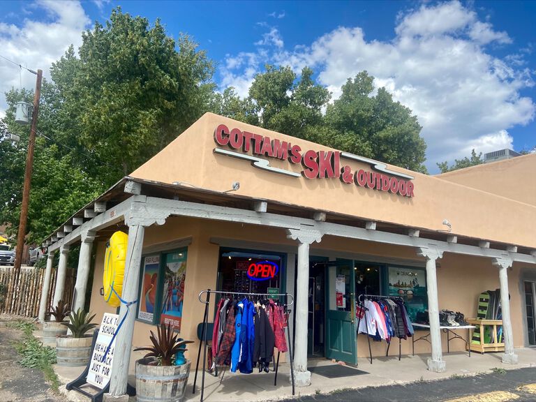 cottamns downtown ski and snowboard rental in taos
