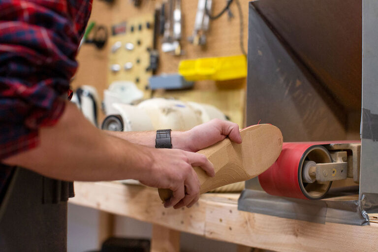 Customizing foot bed for ski boot