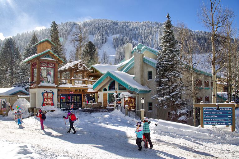 cottams thunderbird ski and snowboard rental in toas
