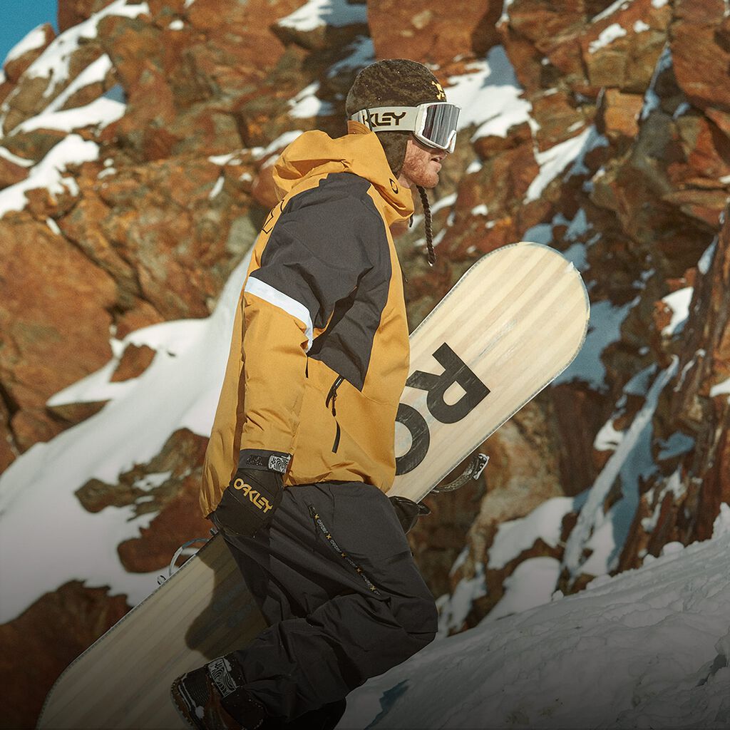 Snowboarder with Oakley PRIZM goggles