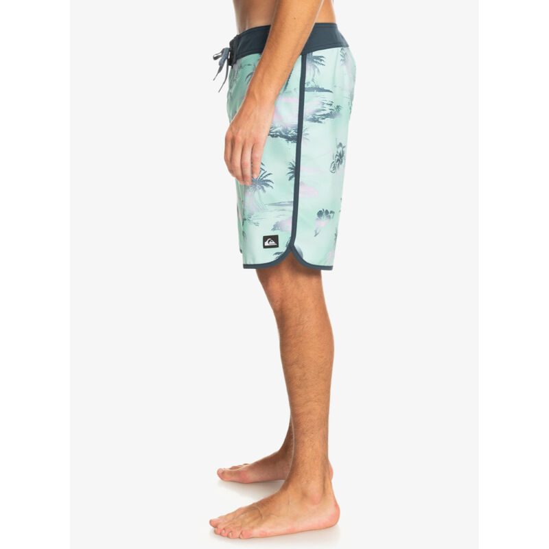 Quiksilver Surfsilk Scallop 19 Inch Swim Bottom Mens image number 3