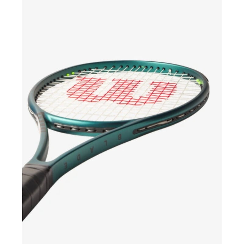Wilson Blade 98 (16x19) V9 Tennis Racket image number 2