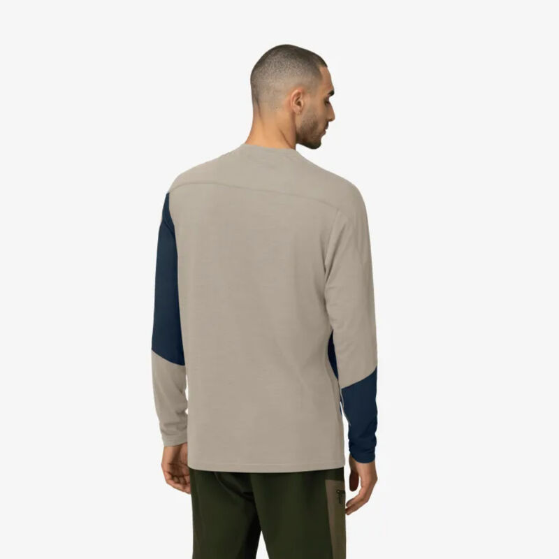 Norrona Falketind Equaliser Merino Round image number 3