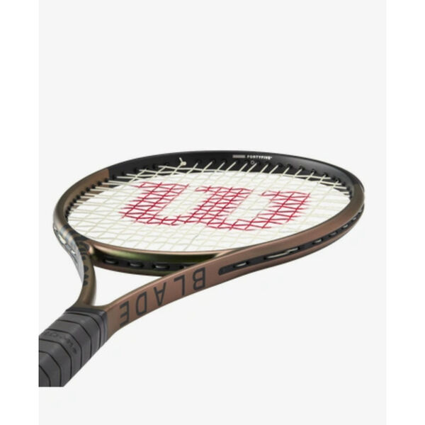 Wilson Blade 98 (16x19) V8 Tennis Racket