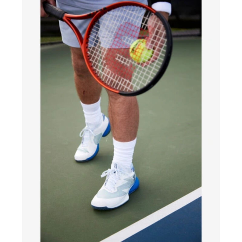 Wilson Burn 100LS v5 Tennis Racquet image number 3