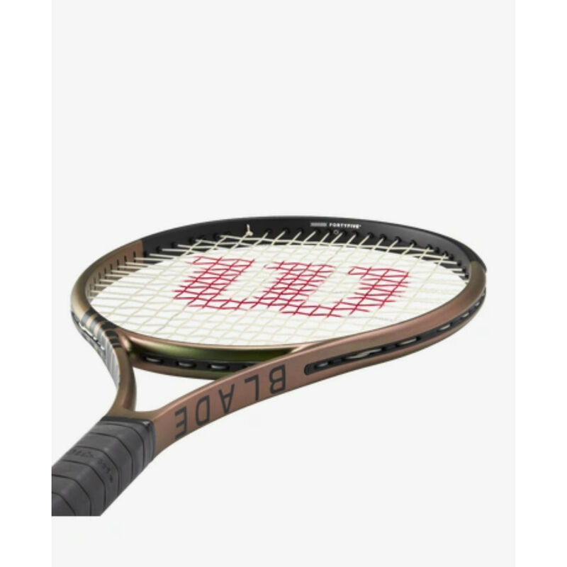 Wilson Blade 104 V8 Tennis Racket image number 4