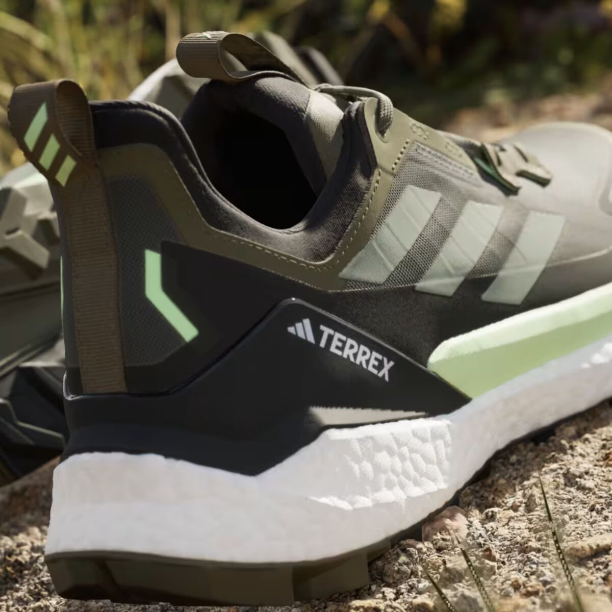 新品 17,600円  S アディダス  terrexフーディー 新品 17,600円 S アディダス terrexフーディー adidas Terrex