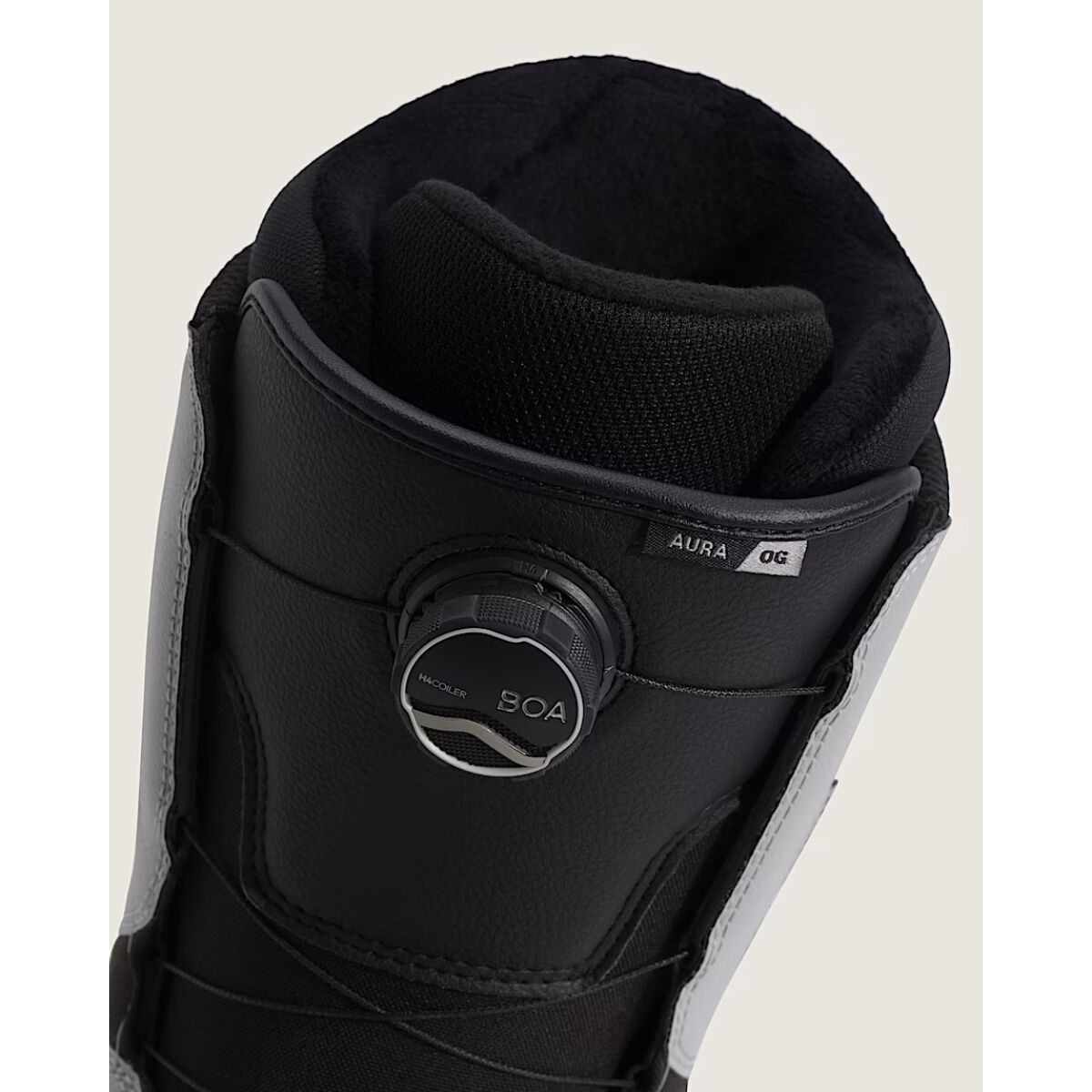 Vans Aura OG Snowboard Boots | Christy Sports