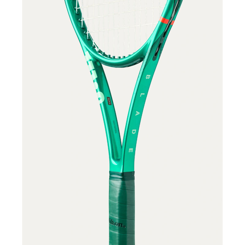 Wilson Blade 98 18x20 V10 Tennis Racquet - Unstrung image number 4