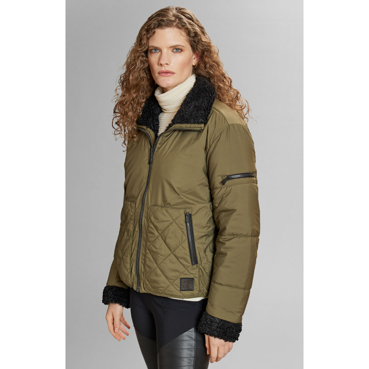 Reversible outlet aviator jacket