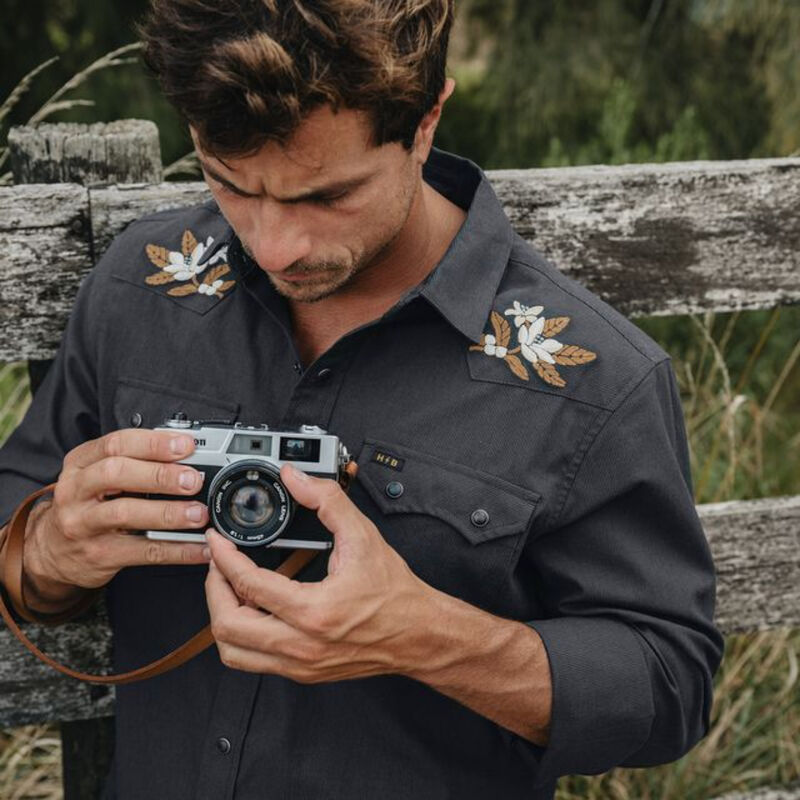 Howler Brothers Crosscut Deluxe Snapshirt Mens image number 7