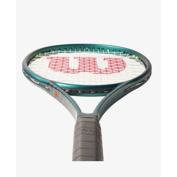 Wilson Blade 98 (16x19) V9 Tennis Racket