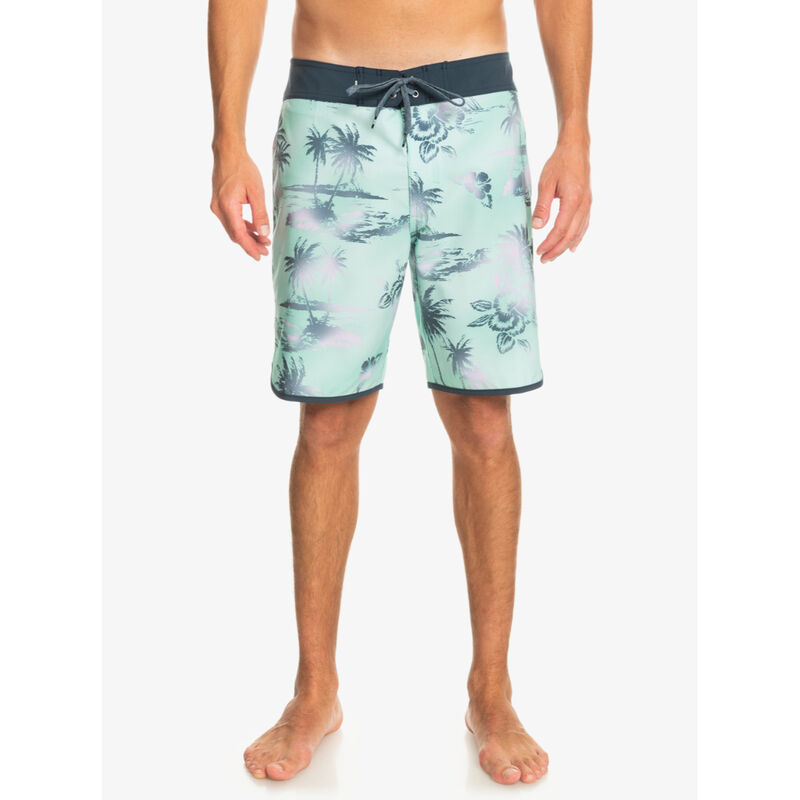 Quiksilver Surfsilk Scallop 19 Inch Swim Bottom Mens image number 2