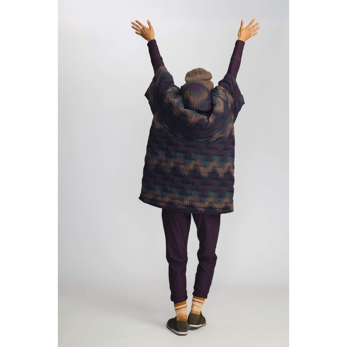 Mountain Hardwear Stretchdown™ Poncho | Christy Sports