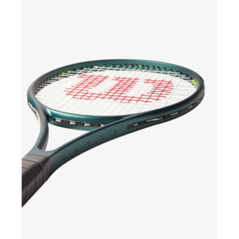 Wilson Blade 104 V9 Tennis Racquet image number 2