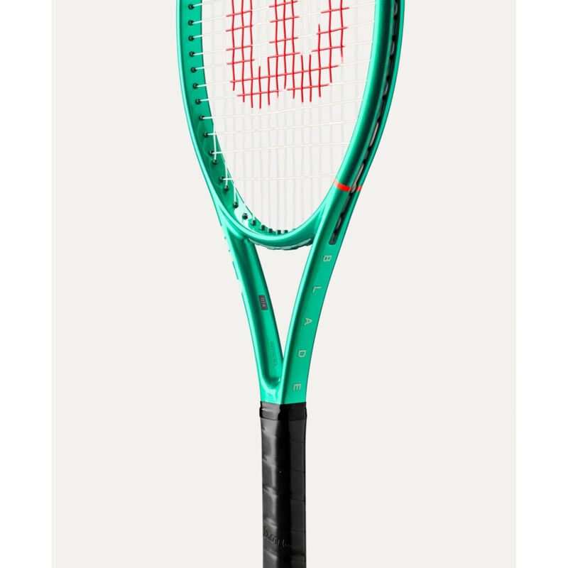 Wilson Blade 26 V10 Tennis Racquet Juniors - Pre-Strung image number 4