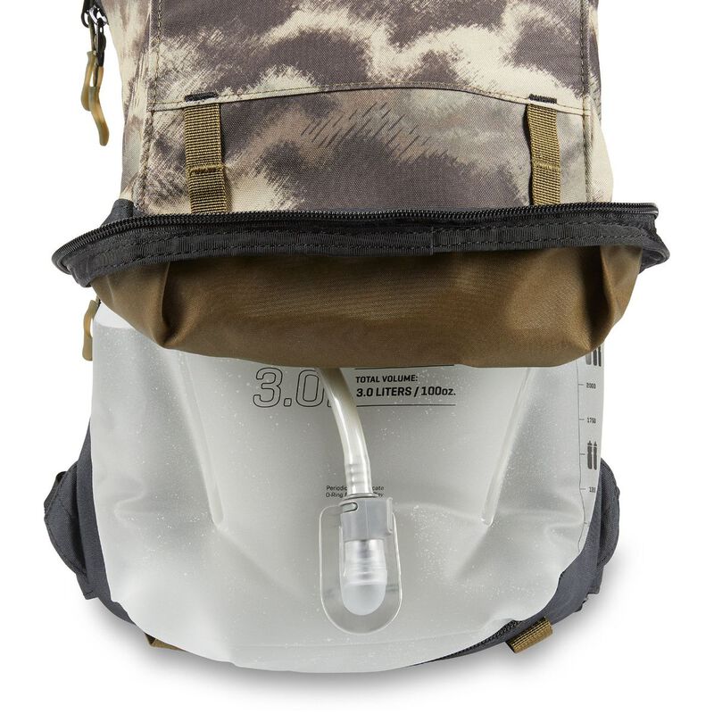 Dakine Drafter 10L Bike Hydration Backpack image number 3