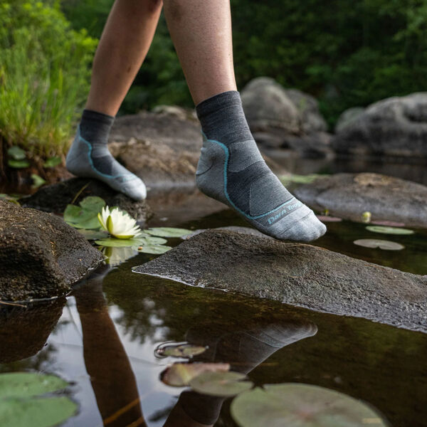 Darn Tough Light Hiker Quarter Lightweight Hiking Socks Womens