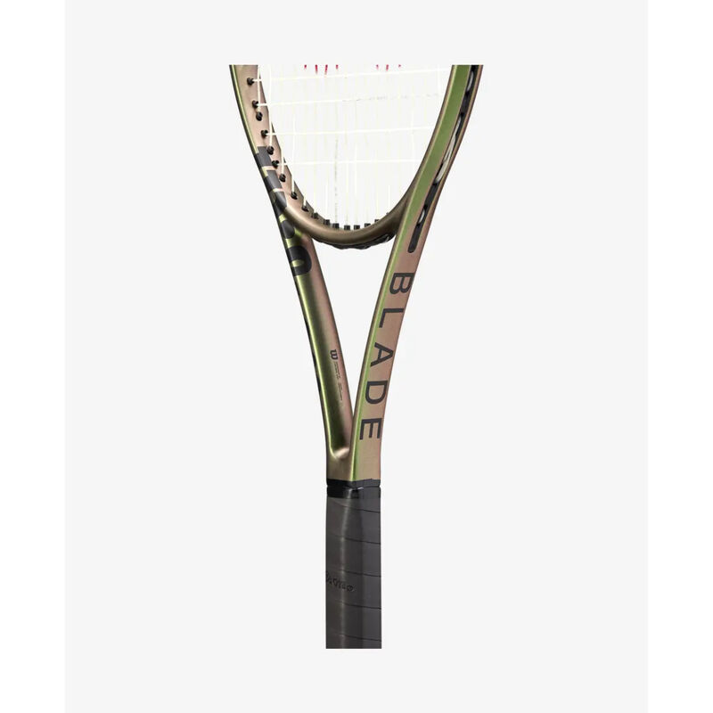 Wilson Blade 98 18x20 V8 Un-Strung Tennis Racquet image number 3
