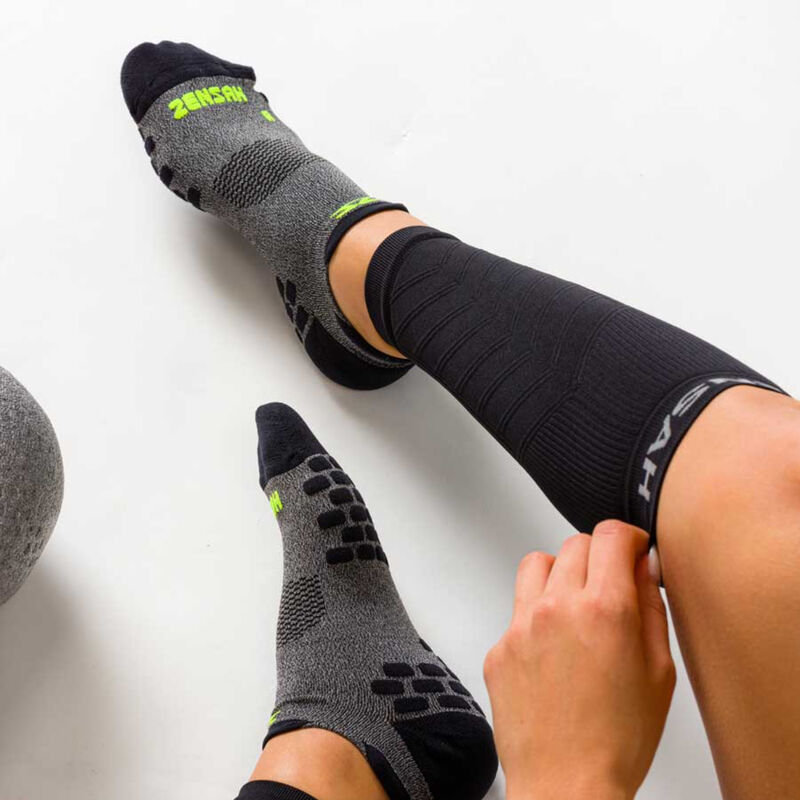 Zensah Compression Leg Sleeves image number 0